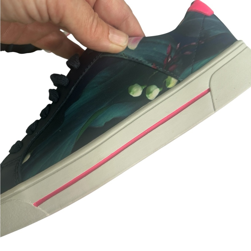 Ted Baker London EYEWC Floral Lace Up Sneaker Women's 7/38 Preppy Chic - Picture 10 of 16